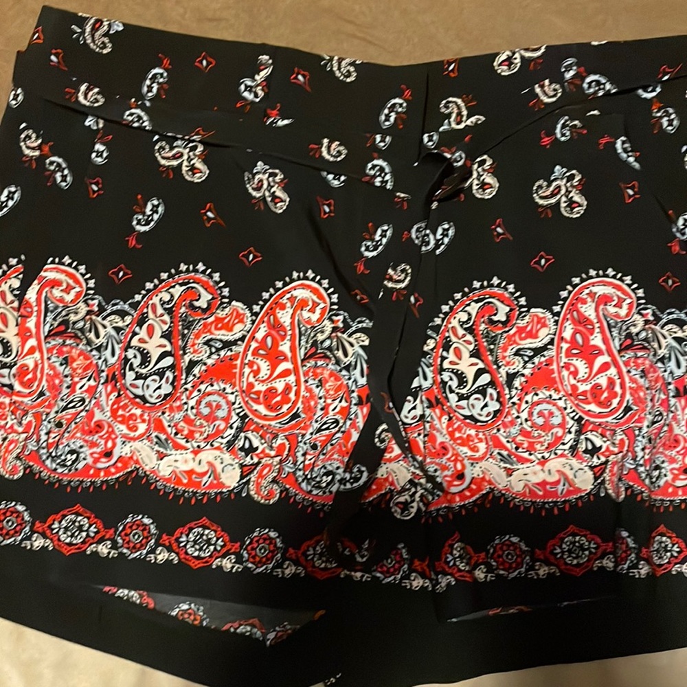 Beautiful belted shorts from loft